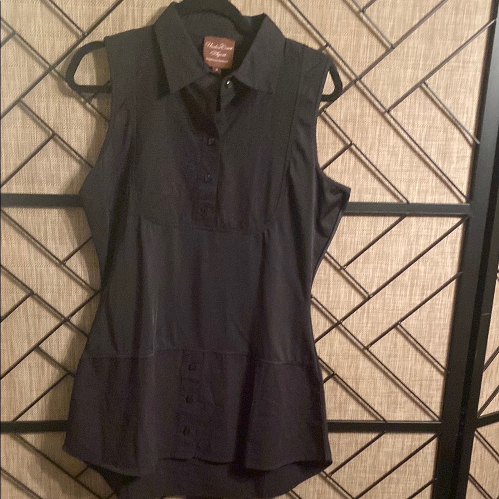 Black Sleeveless Top